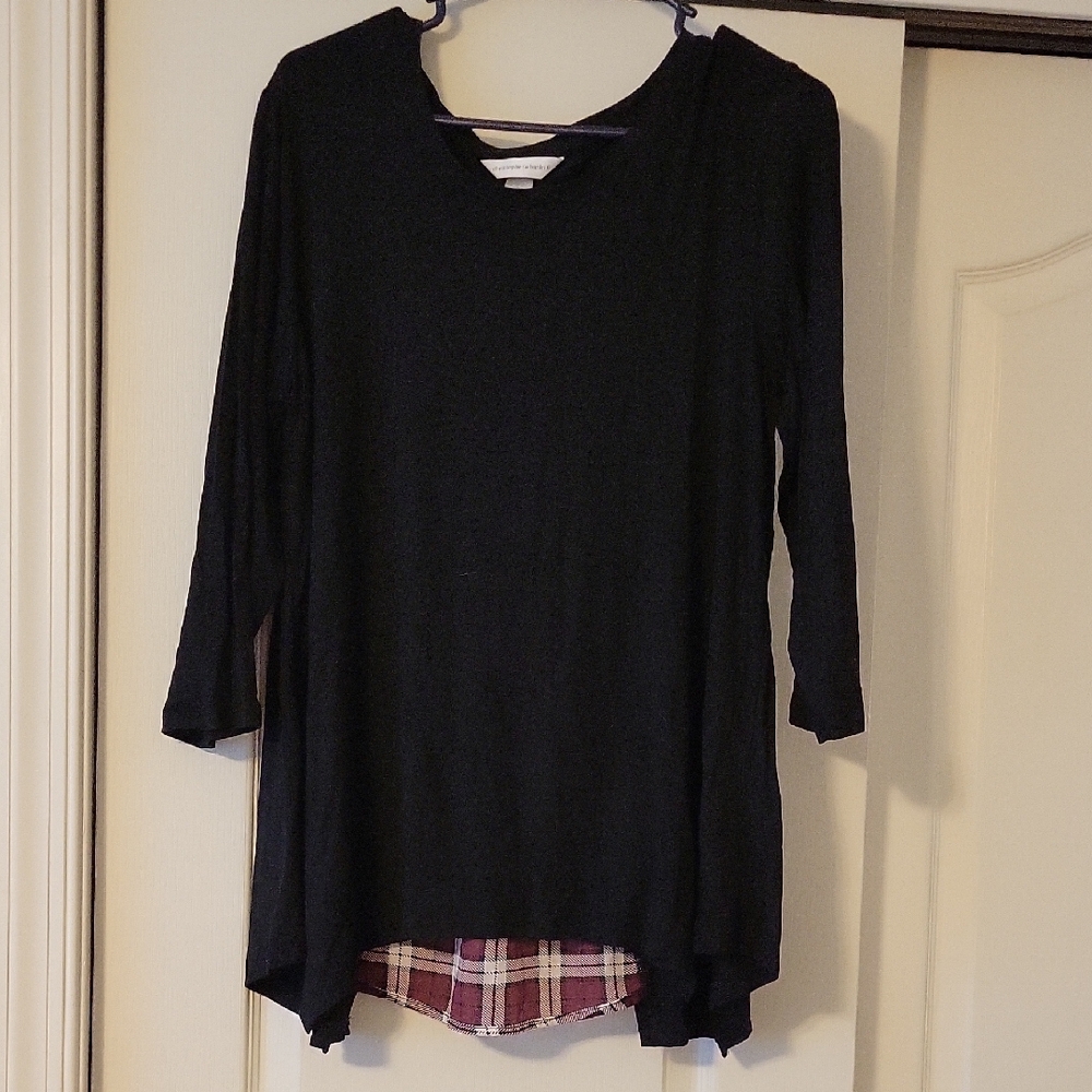 Christopher & Banks Black and Red Asymmetrical 3/4 Sleeve Tunic